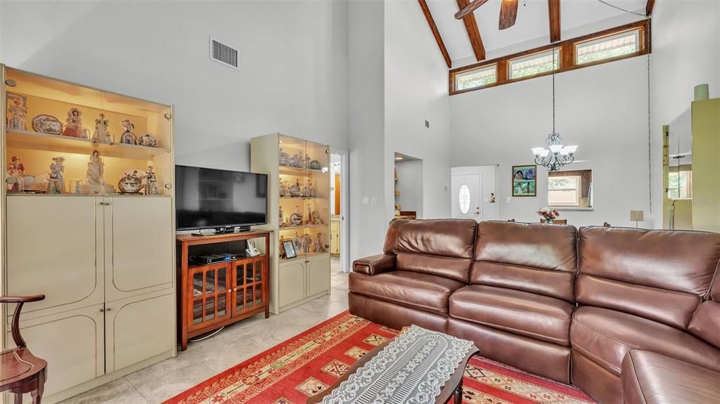 For Sale: $165,000 (3 beds, 2 baths, 1228 Square Feet)