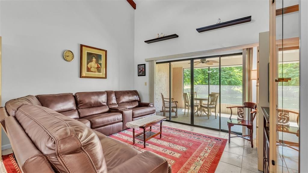 For Sale: $165,000 (3 beds, 2 baths, 1228 Square Feet)