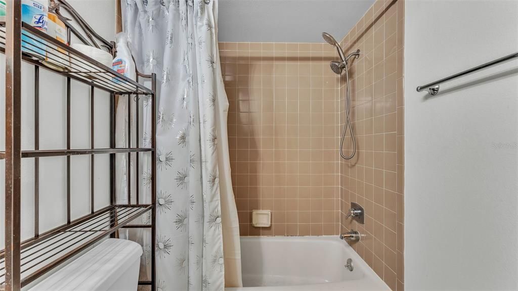 For Sale: $165,000 (3 beds, 2 baths, 1228 Square Feet)