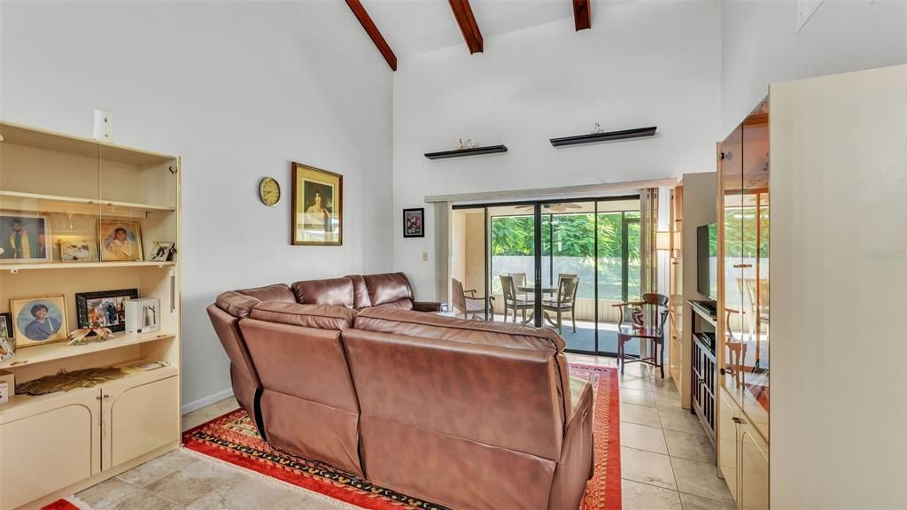 For Sale: $165,000 (3 beds, 2 baths, 1228 Square Feet)