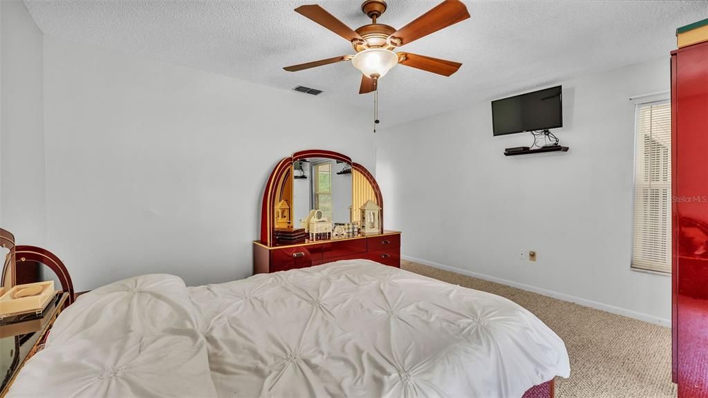 For Sale: $165,000 (3 beds, 2 baths, 1228 Square Feet)