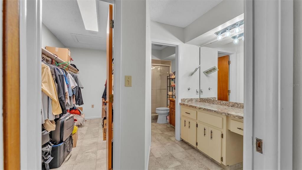 For Sale: $165,000 (3 beds, 2 baths, 1228 Square Feet)