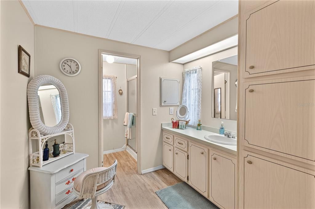 待售: $120,000 (2 贝兹, 2 浴室, 1080 平方英尺)