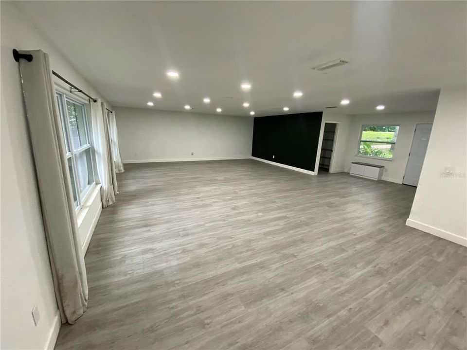На продажу: $260,000 (3 спален, 2 ванн, 1829 Квадратных фут)