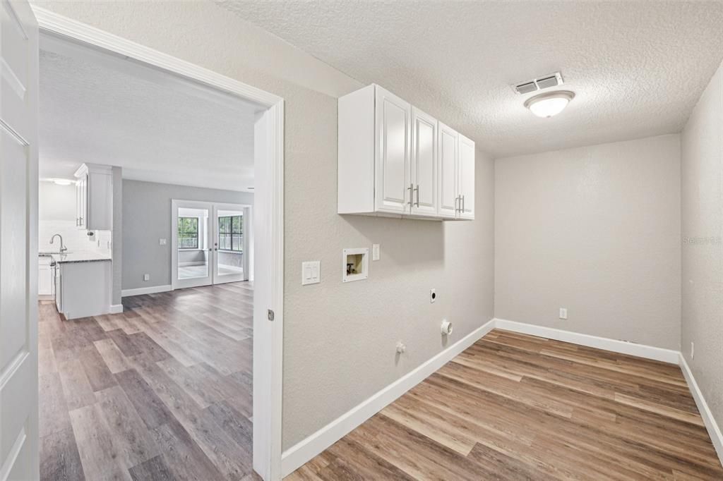 For Sale: $670,000 (4 beds, 3 baths, 3154 Square Feet)