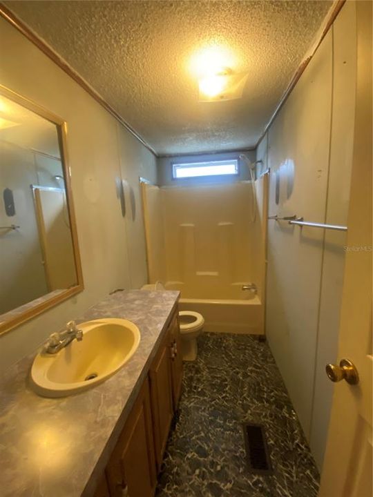 待售: $124,900 (3 贝兹, 2 浴室, 1008 平方英尺)