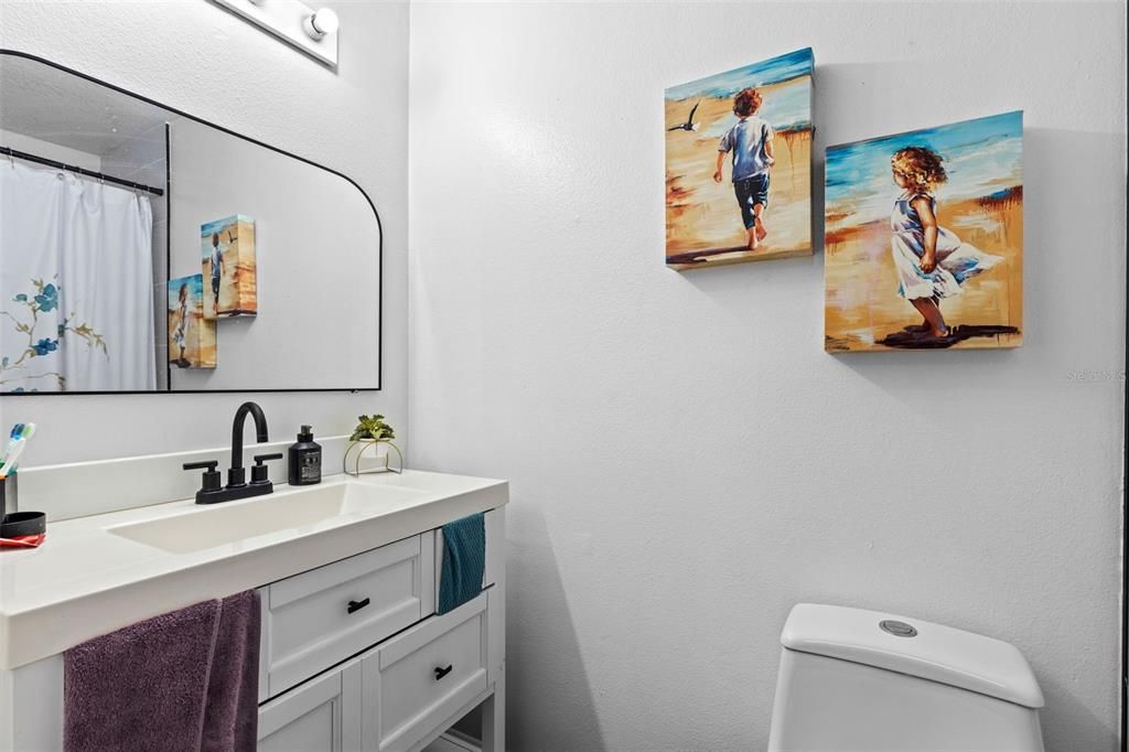 Activo con contrato: $460,000 (4 camas, 2 baños, 2392 Pies cuadrados)