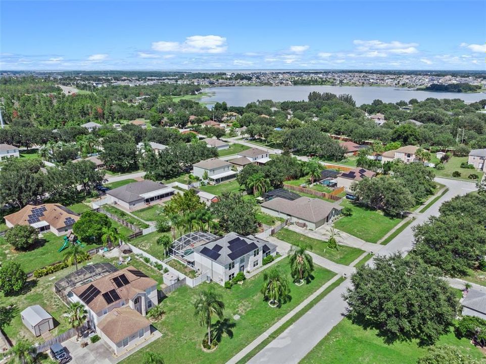 Activo con contrato: $460,000 (4 camas, 2 baños, 2392 Pies cuadrados)