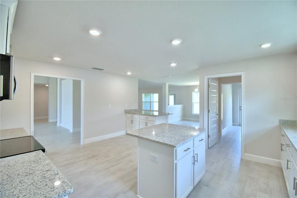 For Sale: $547,526 (4 beds, 3 baths, 3000 Square Feet)