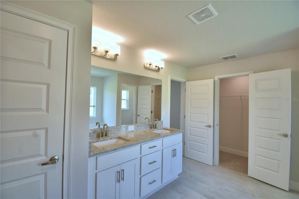 For Sale: $547,526 (4 beds, 3 baths, 3000 Square Feet)