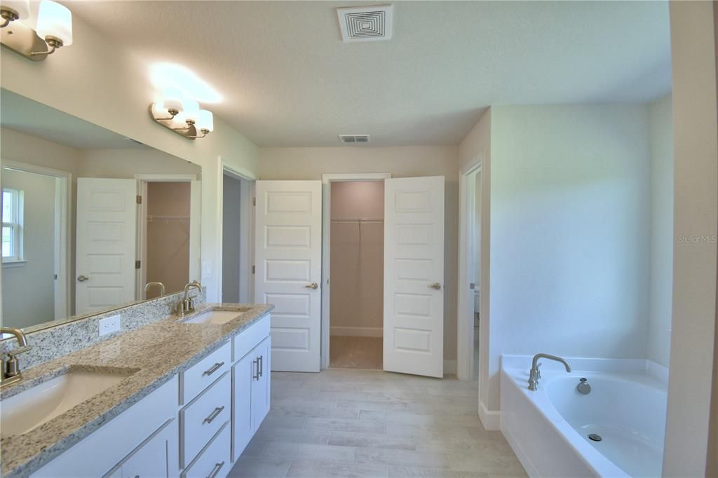 For Sale: $547,526 (4 beds, 3 baths, 3000 Square Feet)