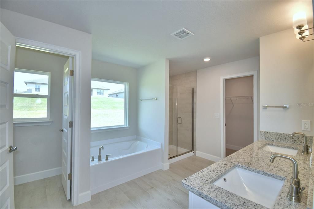 For Sale: $547,526 (4 beds, 3 baths, 3000 Square Feet)