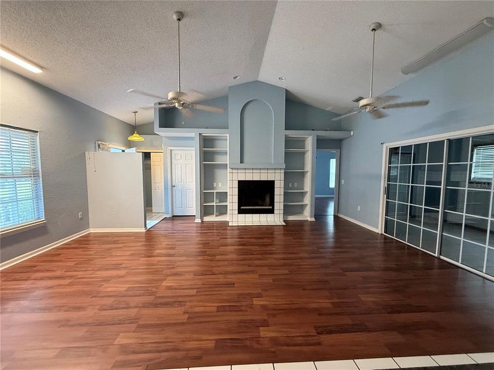 For Rent: $2,300 (4 beds, 2 baths, 1900 Square Feet)