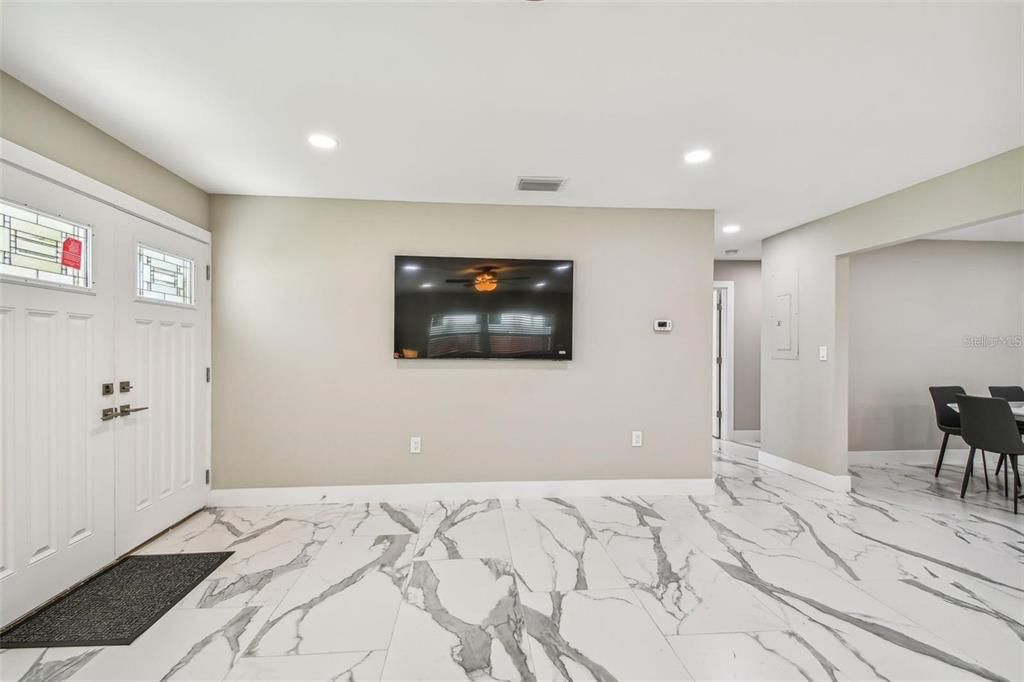 В аренду: $6,800 (5 спален, 4 ванн, 2600 Квадратных фут)