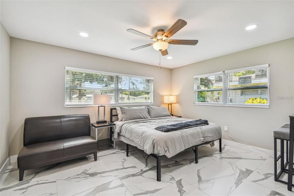 В аренду: $6,800 (5 спален, 4 ванн, 2600 Квадратных фут)