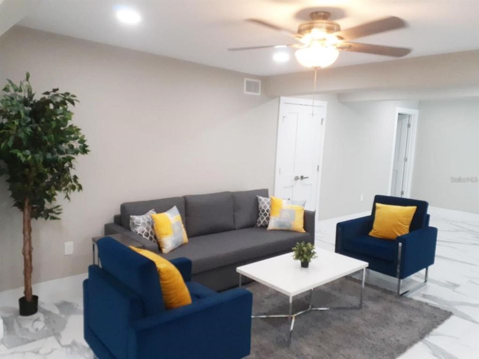 В аренду: $6,800 (5 спален, 4 ванн, 2600 Квадратных фут)