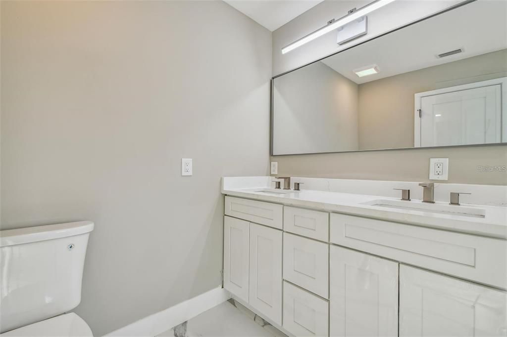 В аренду: $6,800 (5 спален, 4 ванн, 2600 Квадратных фут)