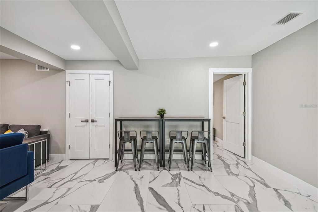 В аренду: $6,800 (5 спален, 4 ванн, 2600 Квадратных фут)