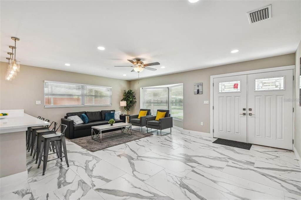 В аренду: $6,800 (5 спален, 4 ванн, 2600 Квадратных фут)