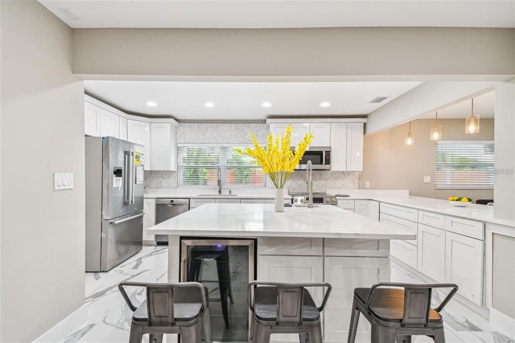 В аренду: $6,800 (5 спален, 4 ванн, 2600 Квадратных фут)