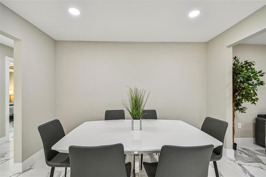 В аренду: $6,800 (5 спален, 4 ванн, 2600 Квадратных фут)