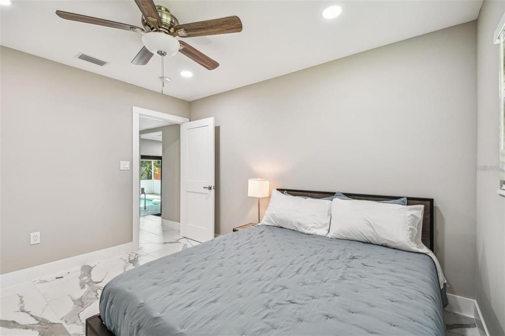 В аренду: $6,800 (5 спален, 4 ванн, 2600 Квадратных фут)