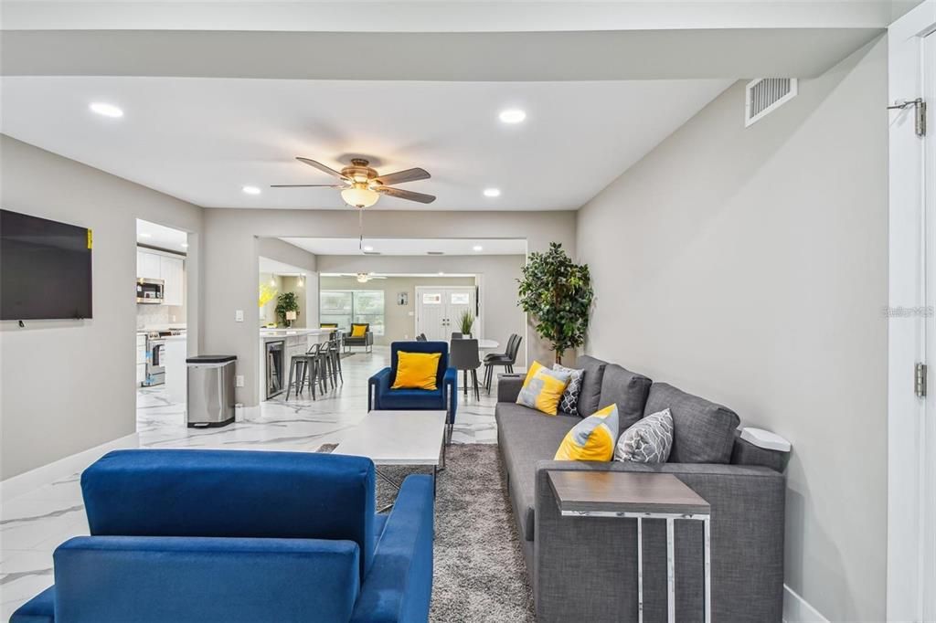 В аренду: $6,800 (5 спален, 4 ванн, 2600 Квадратных фут)