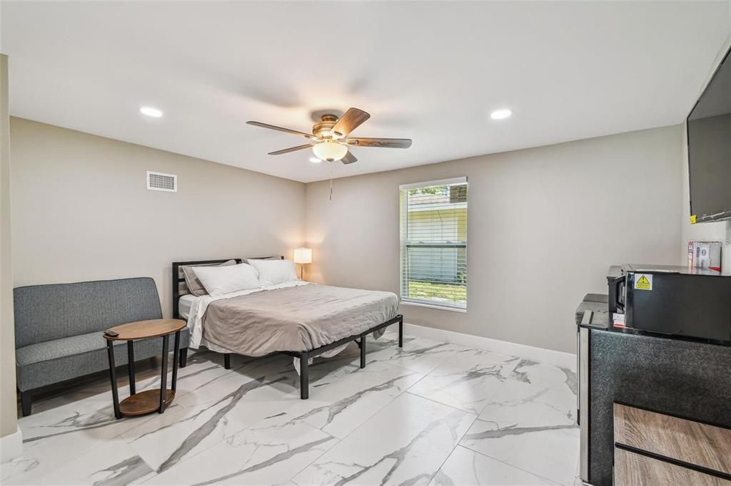 В аренду: $6,800 (5 спален, 4 ванн, 2600 Квадратных фут)