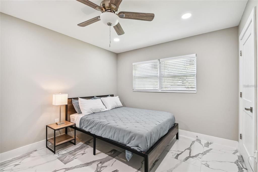 В аренду: $6,800 (5 спален, 4 ванн, 2600 Квадратных фут)