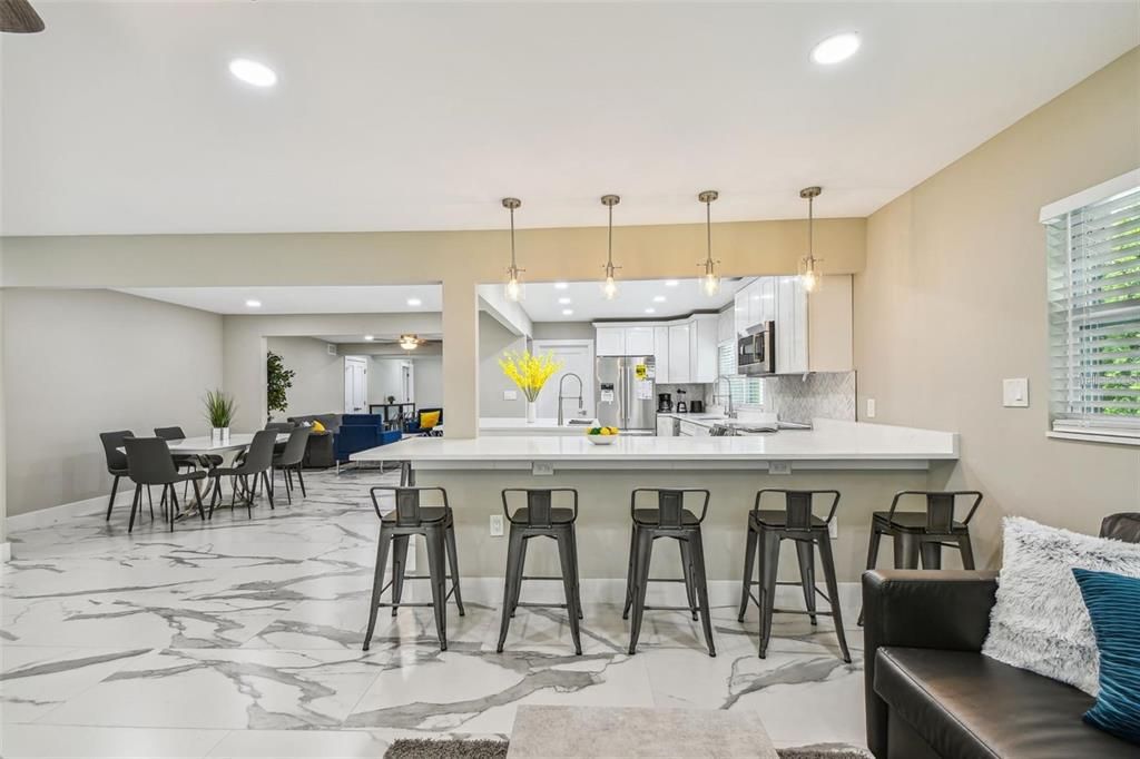 В аренду: $6,800 (5 спален, 4 ванн, 2600 Квадратных фут)