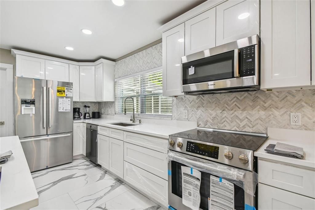 В аренду: $6,800 (5 спален, 4 ванн, 2600 Квадратных фут)