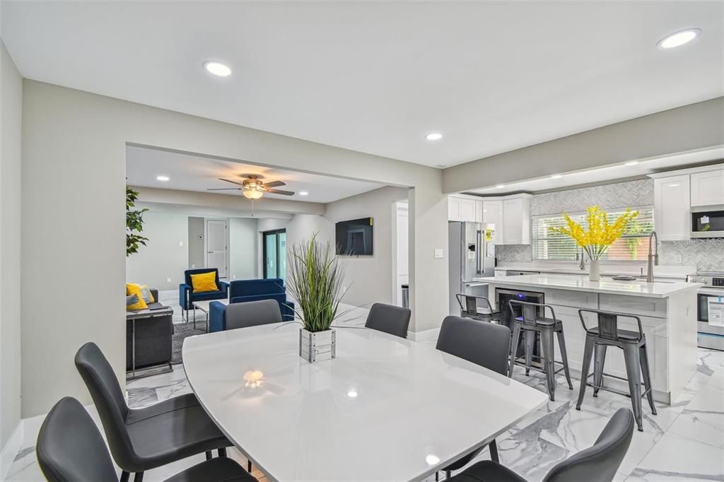 В аренду: $6,800 (5 спален, 4 ванн, 2600 Квадратных фут)