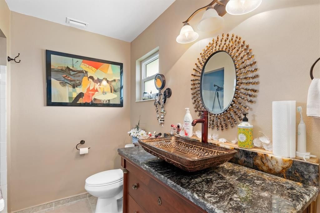 Active With Contract: $215,000 (2 beds, 2 baths, 1072 Square Feet)