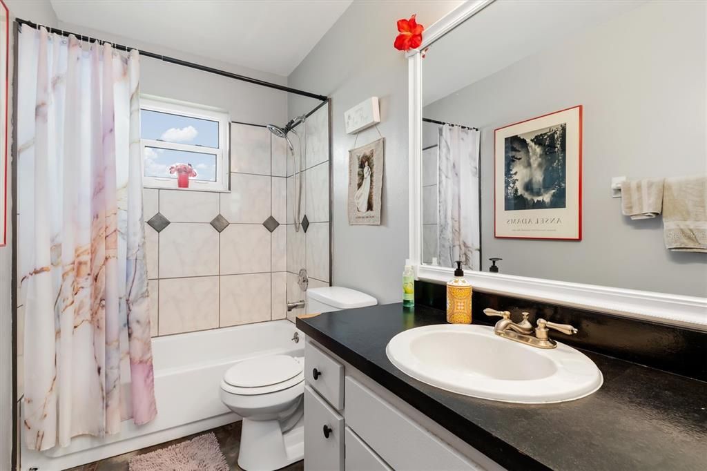 Active With Contract: $215,000 (2 beds, 2 baths, 1072 Square Feet)