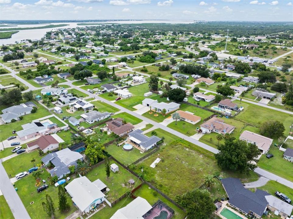 Active With Contract: $215,000 (2 beds, 2 baths, 1072 Square Feet)