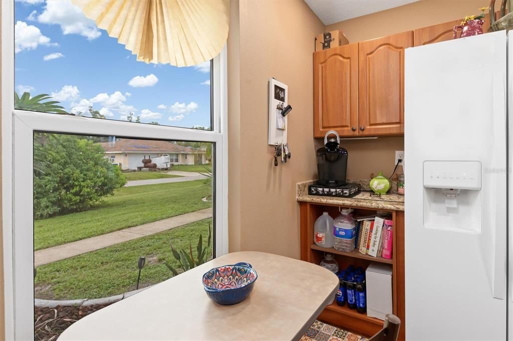 Active With Contract: $215,000 (2 beds, 2 baths, 1072 Square Feet)