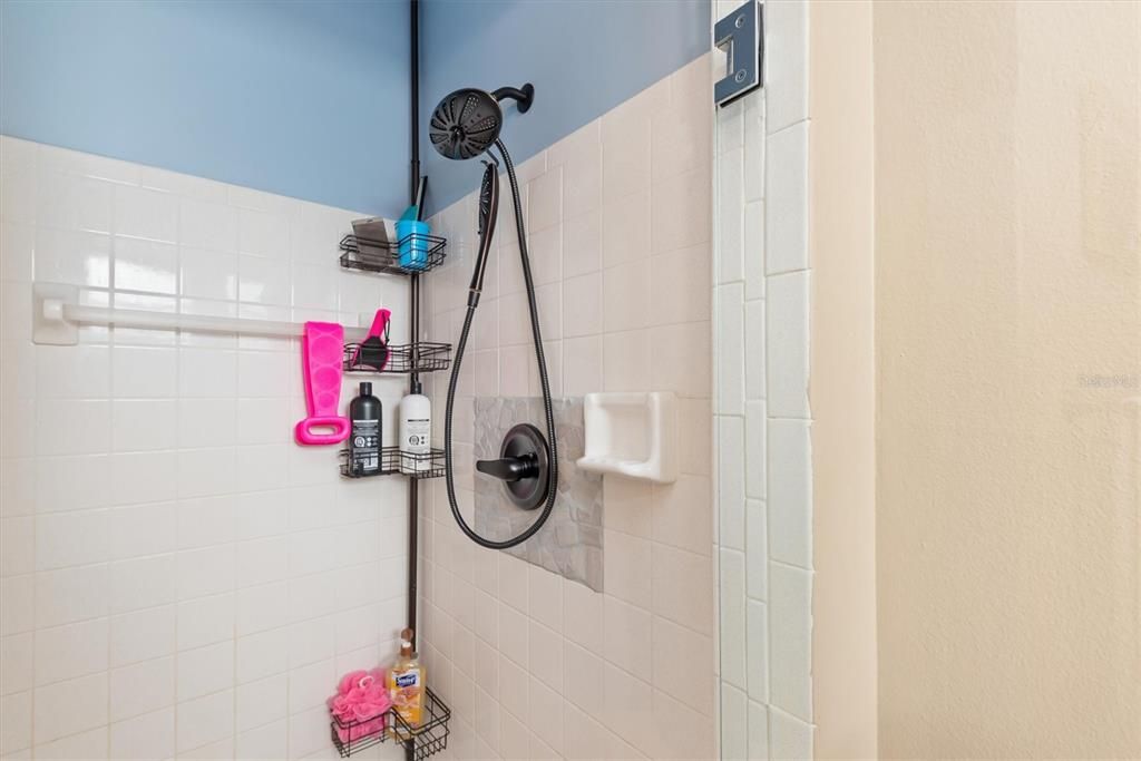 Active With Contract: $215,000 (2 beds, 2 baths, 1072 Square Feet)