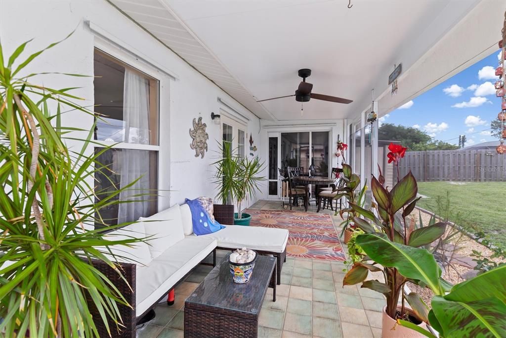 Active With Contract: $215,000 (2 beds, 2 baths, 1072 Square Feet)