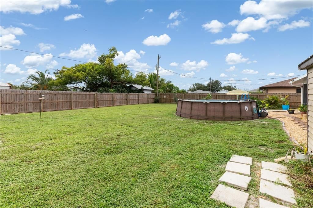 Active With Contract: $215,000 (2 beds, 2 baths, 1072 Square Feet)