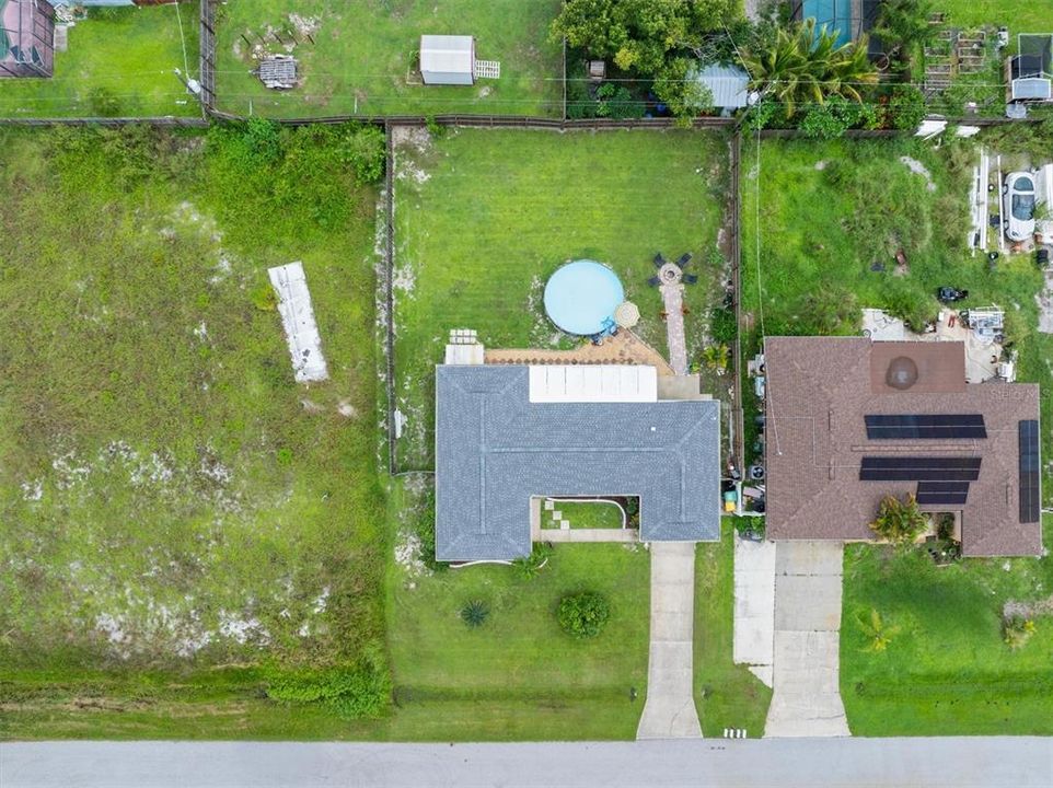 Active With Contract: $215,000 (2 beds, 2 baths, 1072 Square Feet)