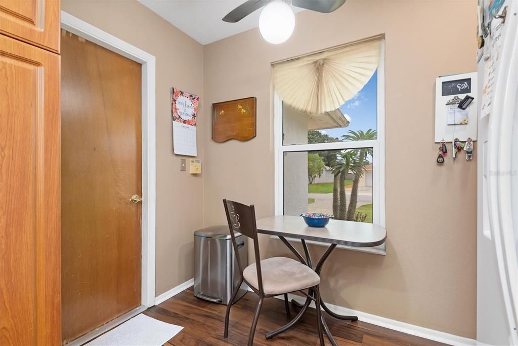 Active With Contract: $215,000 (2 beds, 2 baths, 1072 Square Feet)