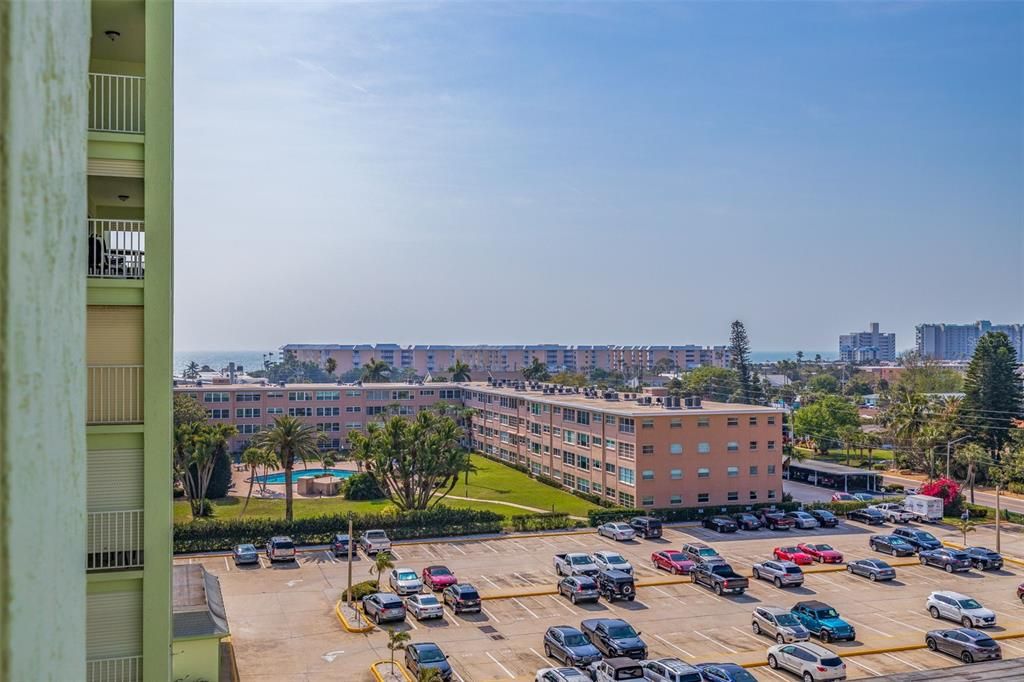 Active With Contract: $2,050 (1 beds, 1 baths, 843 Square Feet)