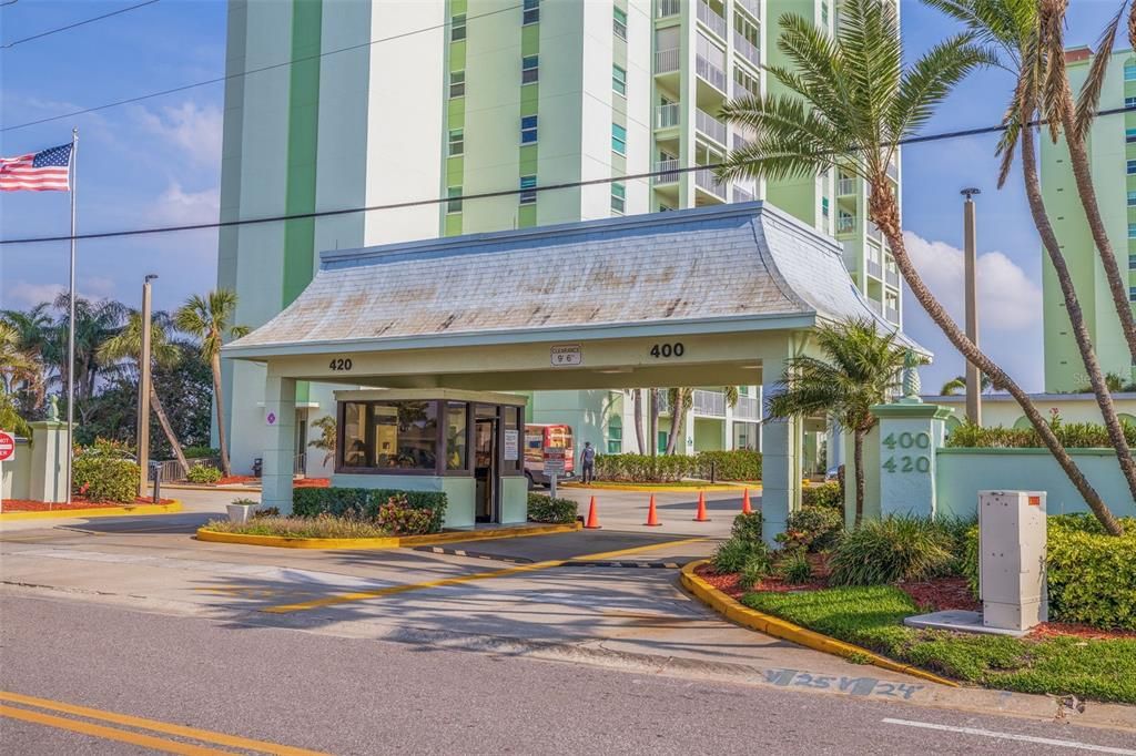 Active With Contract: $2,050 (1 beds, 1 baths, 843 Square Feet)