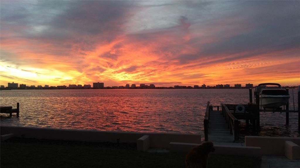 Activo con contrato: $1,690,000 (3 camas, 3 baños, 2374 Pies cuadrados)