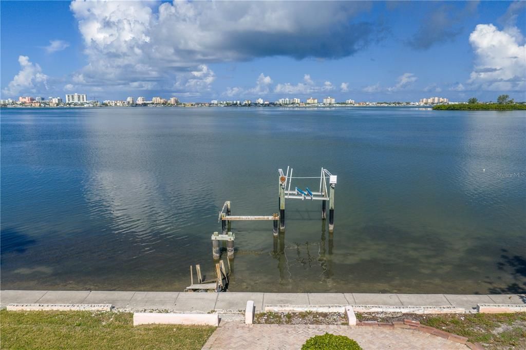 Activo con contrato: $1,690,000 (3 camas, 3 baños, 2374 Pies cuadrados)