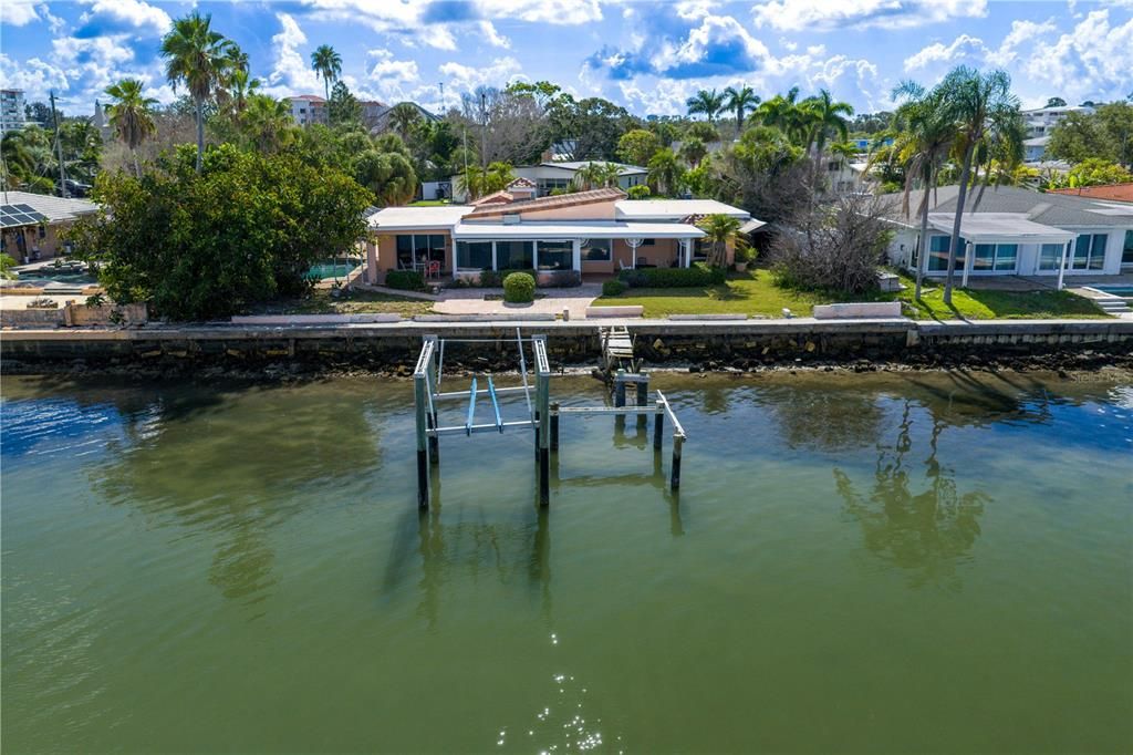 Activo con contrato: $1,690,000 (3 camas, 3 baños, 2374 Pies cuadrados)