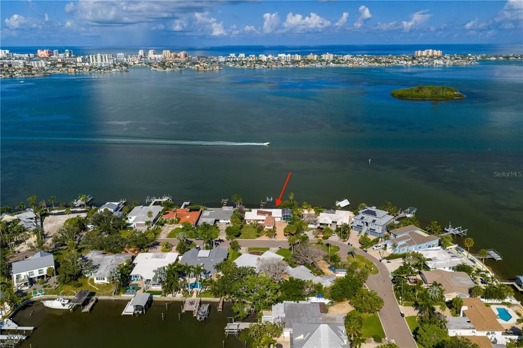 Activo con contrato: $1,690,000 (3 camas, 3 baños, 2374 Pies cuadrados)