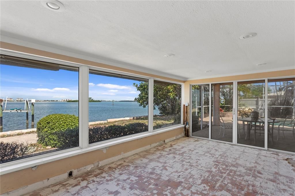 Activo con contrato: $1,690,000 (3 camas, 3 baños, 2374 Pies cuadrados)