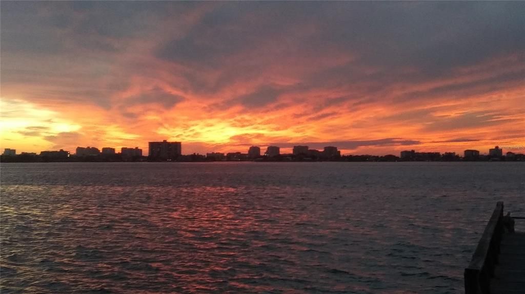 Activo con contrato: $1,690,000 (3 camas, 3 baños, 2374 Pies cuadrados)