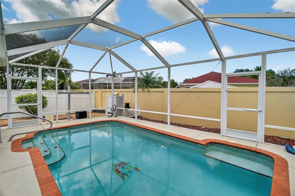 Active With Contract: $470,000 (3 beds, 2 baths, 1407 Square Feet)